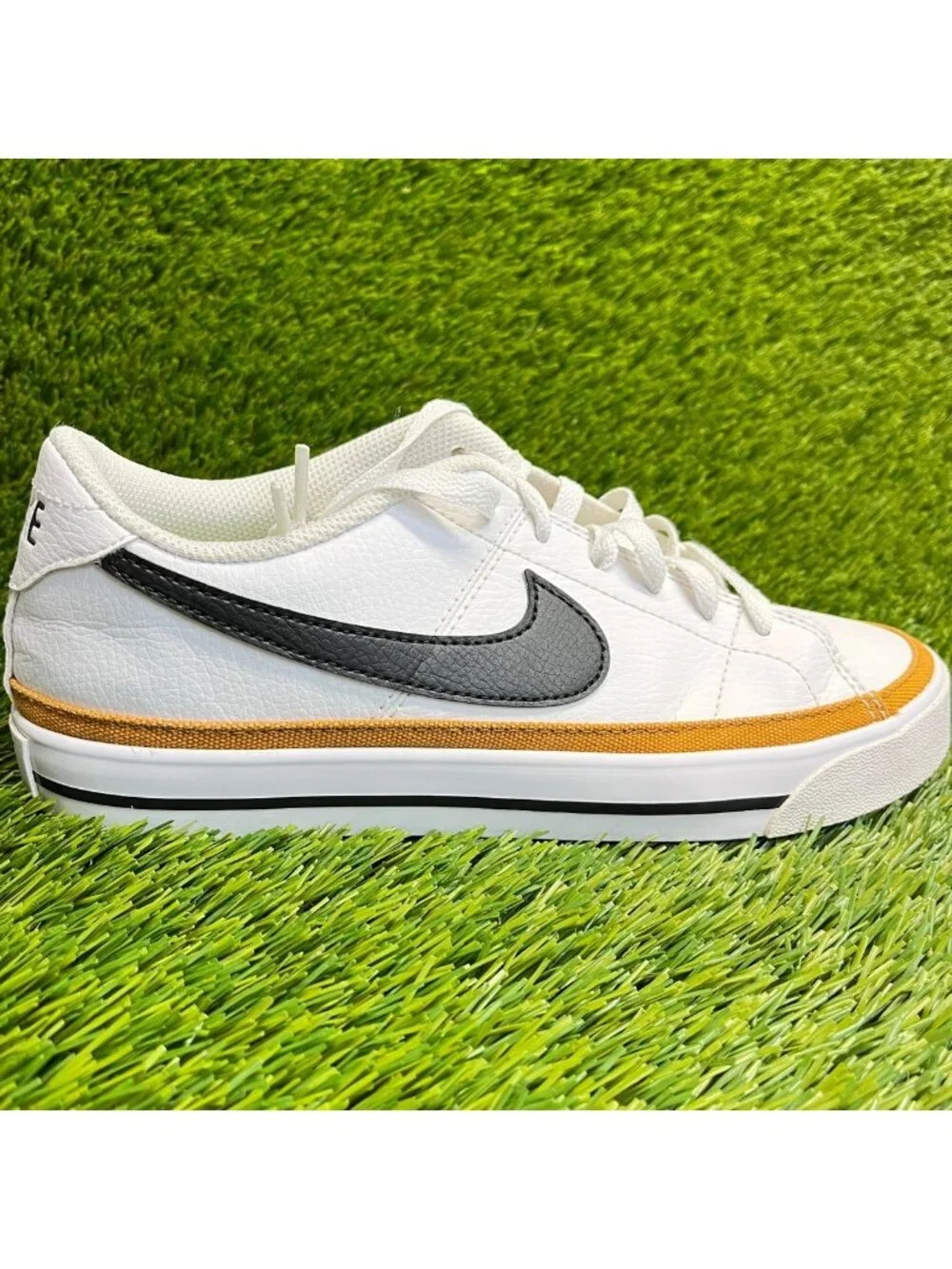 Nike Court Legacy Next Nature Womens Size 8 White Black Athletic Shoes Sneakers
